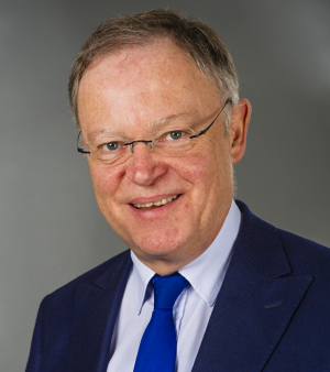 Portrait de Stephen Meyer.png