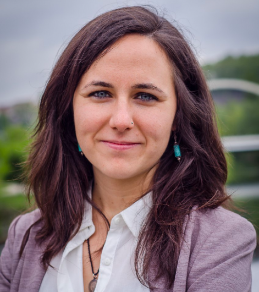 Fichier:Laure Morelli.png