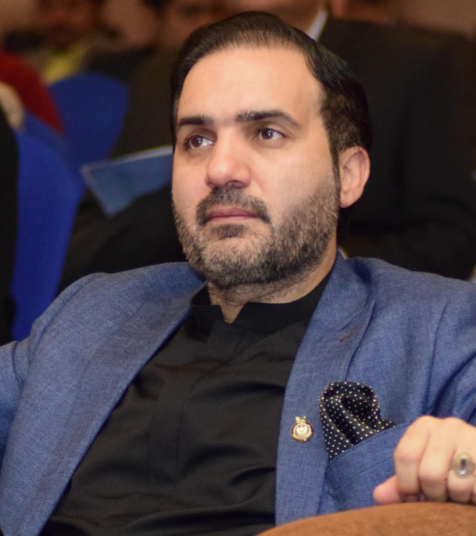 Fichier:Idris qureshi.png