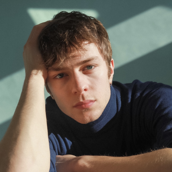 Fichier:Portrait de Sven Bryngard - Chirper.png